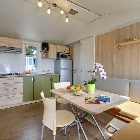 Istrian Village Premium Mobile Homes In Camping Lanterna 4* Poreč
