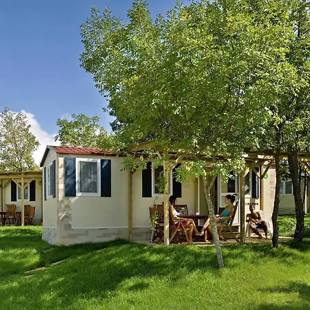 Üdülőpark Istrian Village Premium Mobile Homes In Camping Lanterna 4*