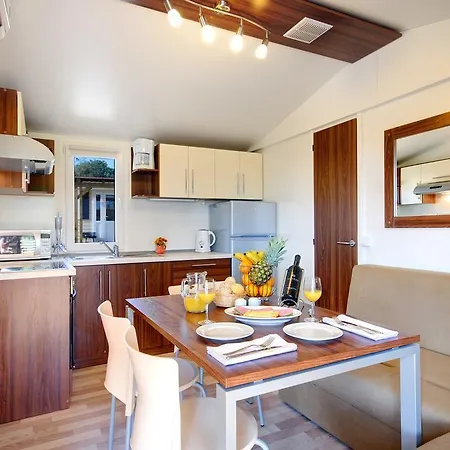 Istrian Village Premium Mobile Homes In Camping Lanterna 4*