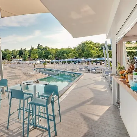 Istrian Village Premium Mobile Homes In Camping Lanterna Üdülőpark 4*