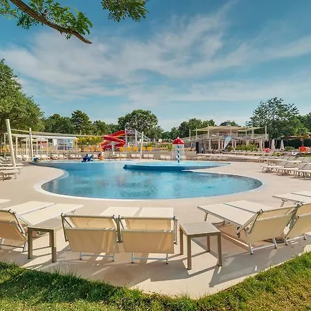Üdülőpark Istrian Village Premium Mobile Homes In Camping Lanterna