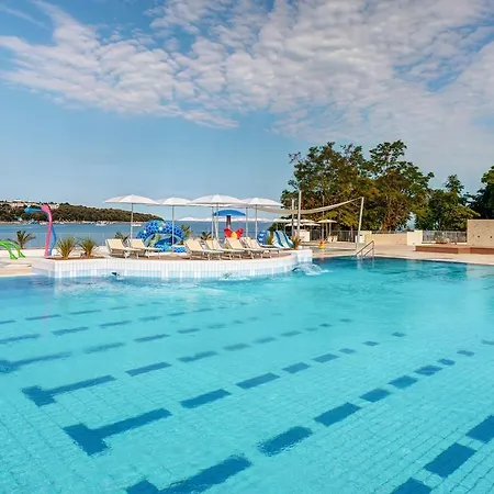 Üdülőpark Istrian Village Premium Mobile Homes In Camping Lanterna 4*