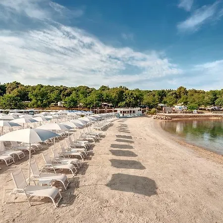 Istrian Village Premium Mobile Homes In Camping Lanterna Üdülőpark 4*