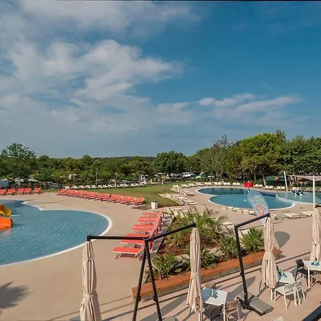Üdülőpark Istrian Village Premium Mobile Homes In Camping Lanterna Poreč