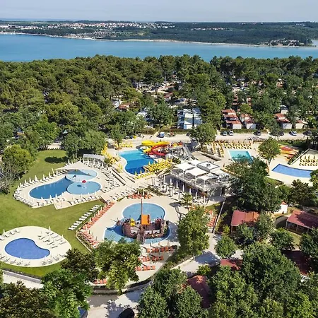 Üdülőpark Istrian Village Premium Mobile Homes In Camping Lanterna 4*